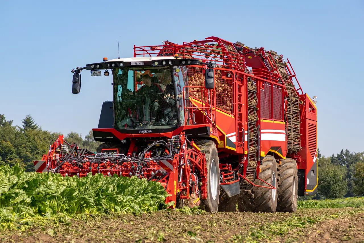 CT AGRO: топовый самоходный свеклоуборочный комбайн GRIMME Rexor 6300 выходит на поля Казахстана - изображение