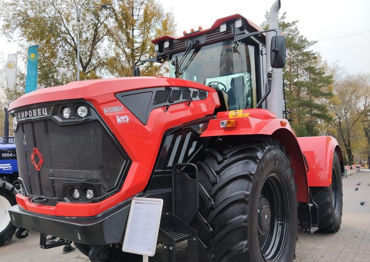 Рекордный объем сельхозтехники приобрели в лизинг аграрии в 2025г - изображение