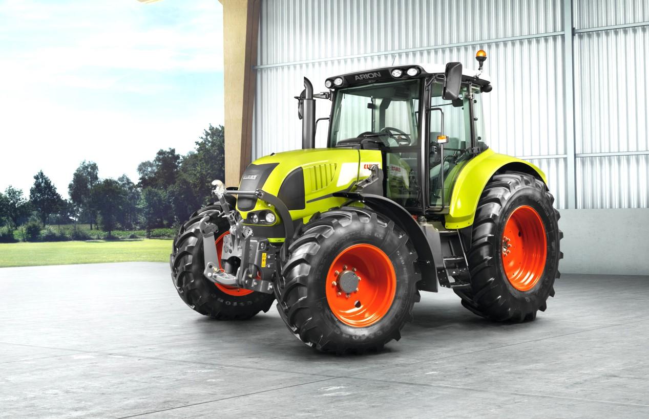 Новую модернизированную серию универсальных тракторов представили в Казахстане - изображение